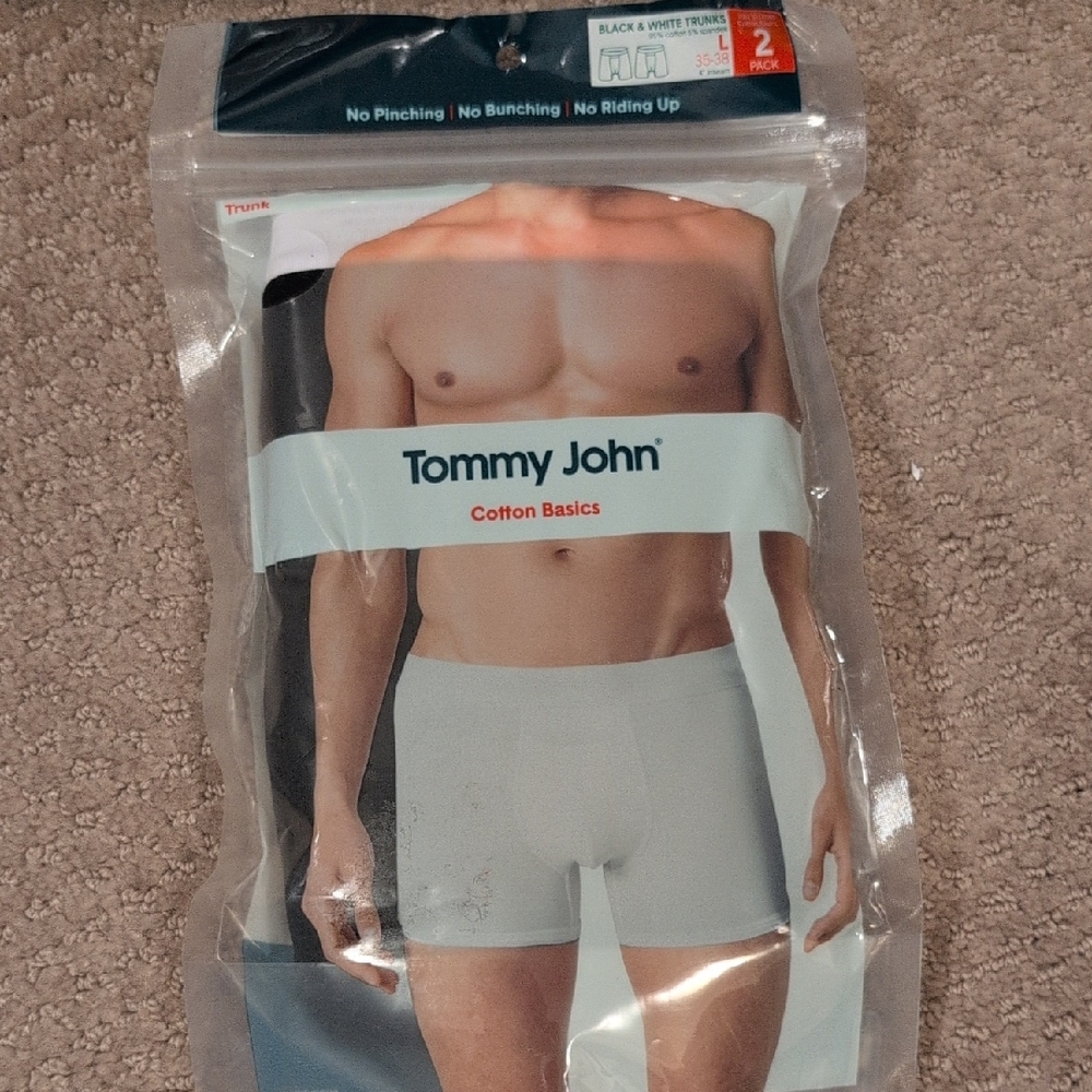 Tommy John Men's 2 Pairs White And Black Boxer Briefs In Large NWT